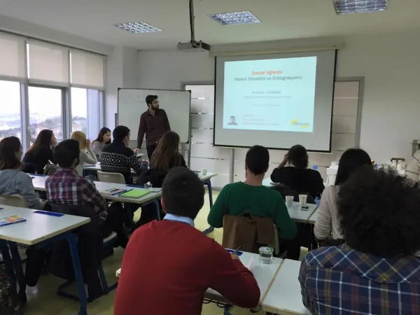 Yeditepe Üniversitesi Sosyal Medya ve Dijital Pazarlama Eğitimi İçin Geri Sayım Başladı